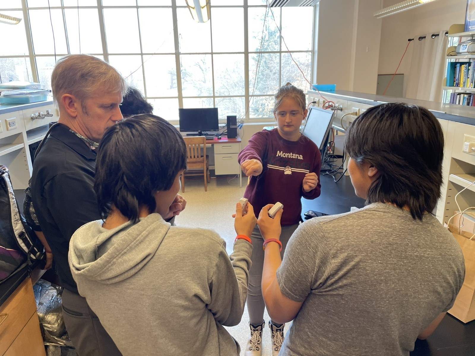 Kids at SpectrUM science center